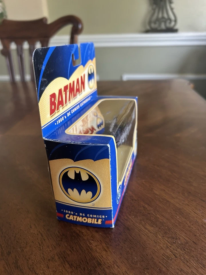 77322 CORGI 1960'S DC COMICS BATMAN CATMOBILE 1:43 SCALE DIE-CAST VEHICLE EXMT - Image 2 of 4