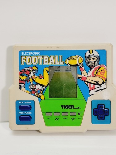 Juego portátil de fútbol electrónico de Tiger 1987 probado en electrónica - Imagen 1 de 10