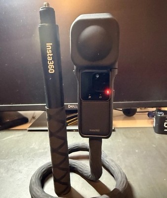 Insta360 ONE R 1-Inch 360 Edition Leica + Invisible Stick, Tripod, 128GB & Cover