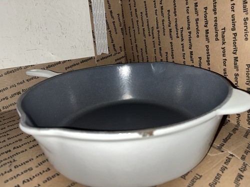 Le Creuset #27 weiß/grau rund Cassadou tiefe Pfanne Gusseisen ohne Deckel Chip - Bild 6 von 10