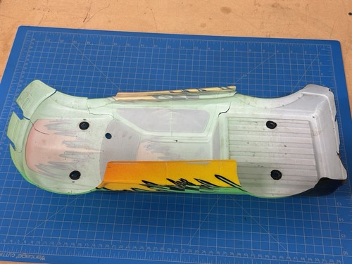 Traxxas E-Maxx Body/shell Green/yellow 3906 Vintage Monster Truck Emaxx - Picture 7 of 9