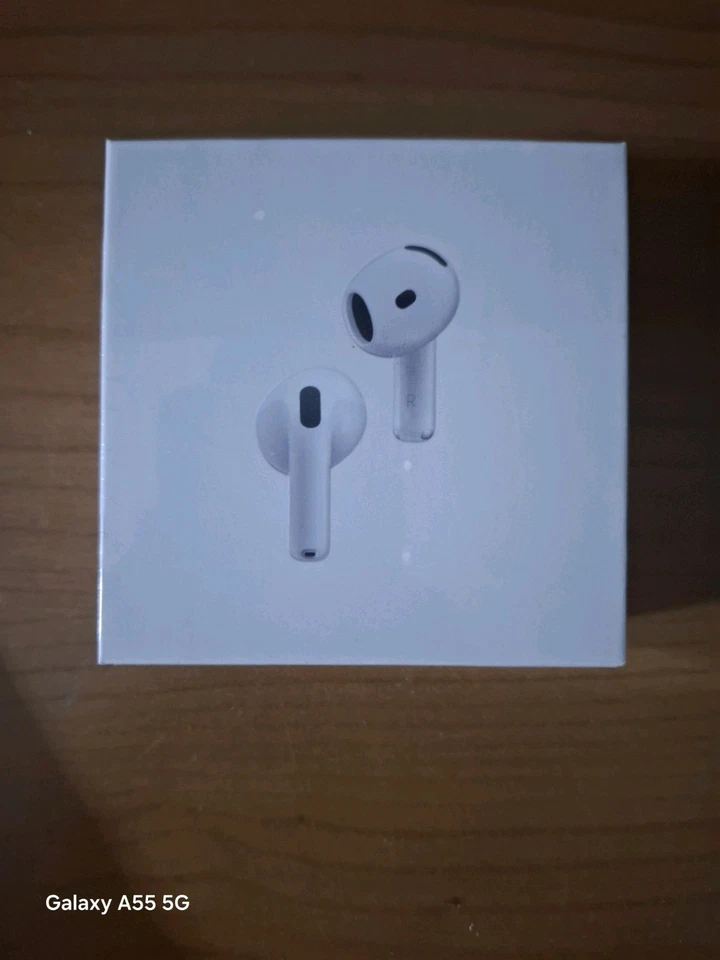 AirPro4  (4generazione) con custodia di ricarica MagSafe - Immagine 2 di 2