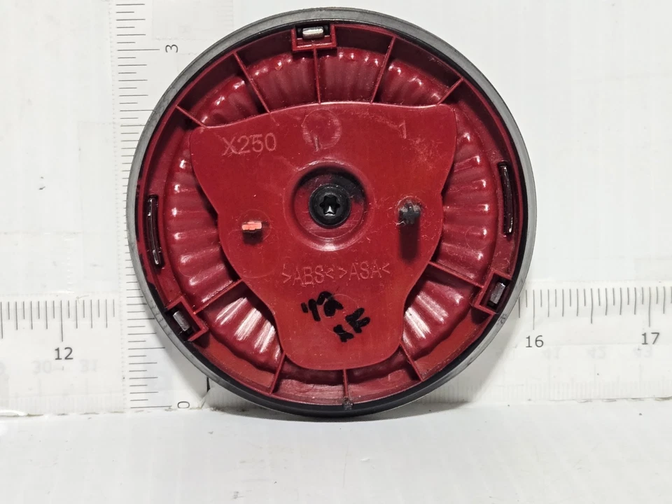 OEM 2012-15 JAGUAR XF PARRILLA DELANTERA GRUÑIDO ADORNO SÍMBOLO INSIGNIA EMBLEMA ROJO Foto 4 de 4