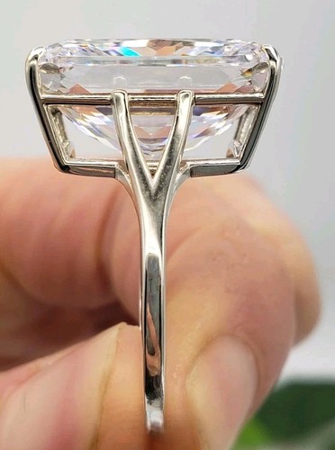 Huge & Rare 55 Ct Certified Treated Off White Diamond Solitaire Ring. 925 Silver - Picture 3 of 9