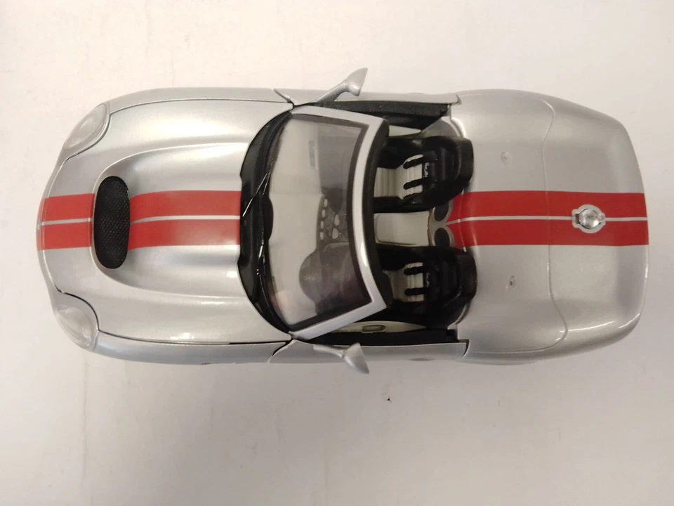 Burago BBurago Shelby Serie 1 Plata 1999 1/18 - Imagen 3 de 4