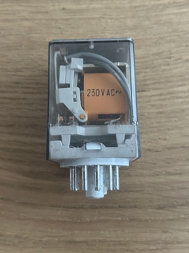 Finder 60.13 Relay 250 VAC 10 Amp 11 PIN 230V Coil - Picture 3 of 4