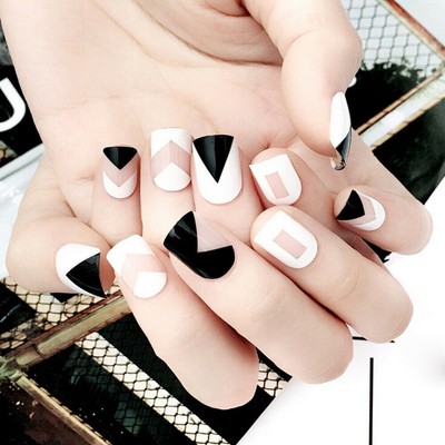 24 Pcs Acrylic Fake False Nails Art Tips Short Full Design Black White Manicure