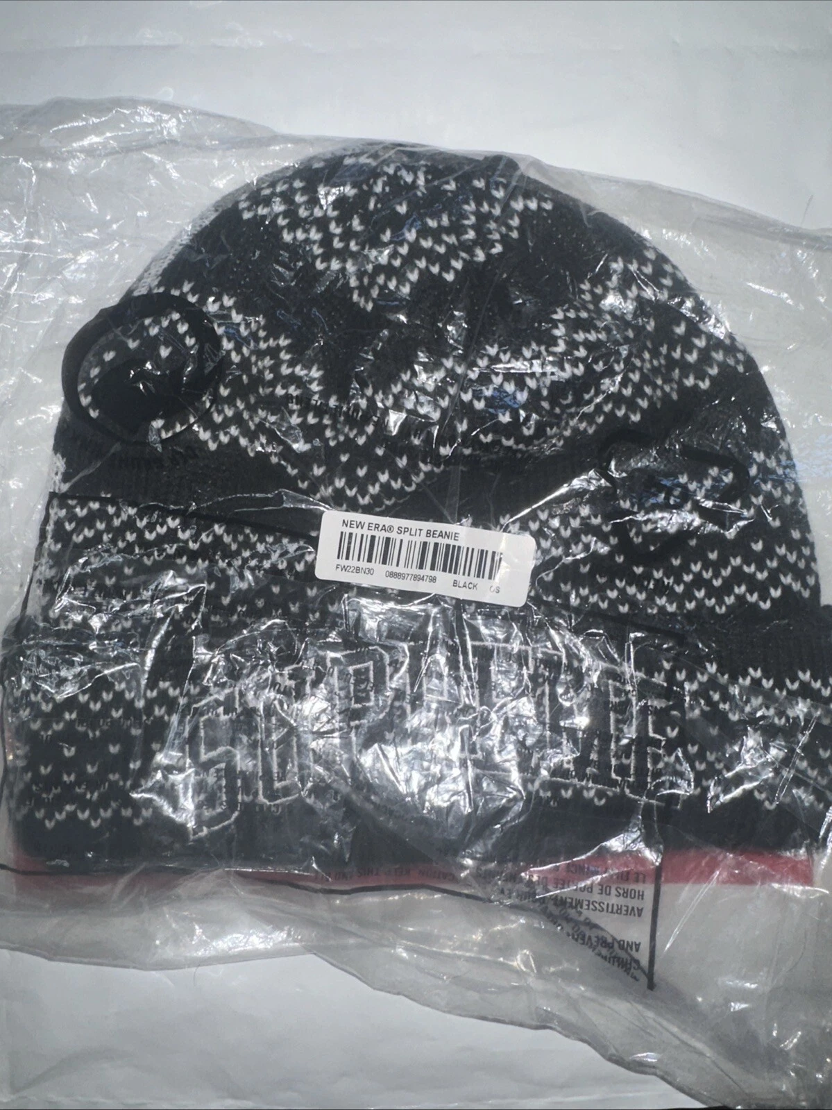 Bonnet fendu Supreme FW22 New Era   OS   Noir