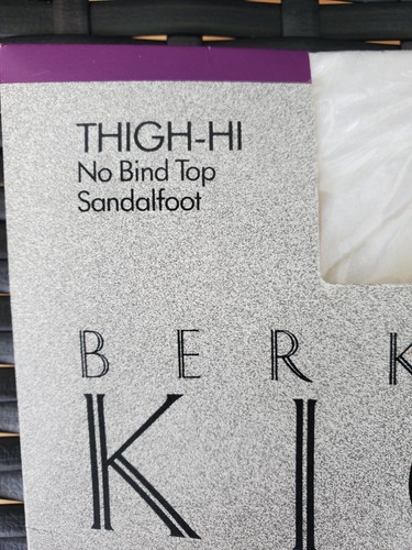 Berkshire KICKS Stockings Nylons White Sz C-D Vtg 1988 Thigh-Hi Sissy NOS - Picture 5 of 6