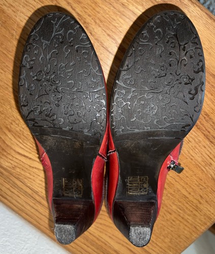 L'Artiste by Spring Step Dramatic Red Cuffed Bootie Size 39 (8-8.5) Shoes EUC - Picture 8 of 10