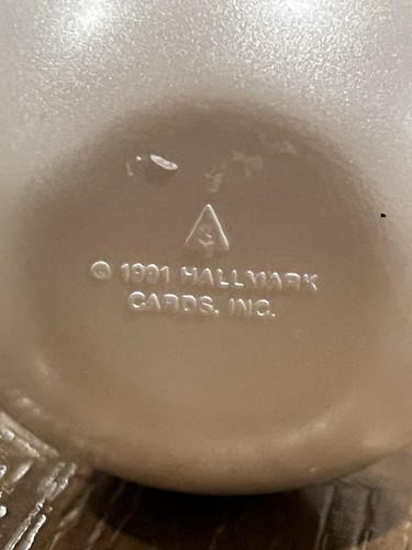 Hallmark Keepsake Winter Surprise #3 1991 Penguins Singing Polar Carols Ornament - Picture 8 of 8