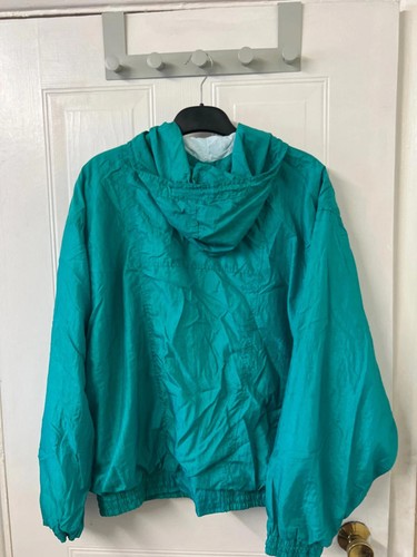 Chaqueta cortavientos playa jogging Y2K. Talla mediana - Imagen 6 de 6
