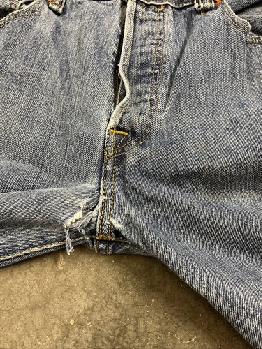 Levis 501 Button Fly Blue Jeans Distressed Worn Faded 33 x 30 Classic Straight - Picture 5 of 12