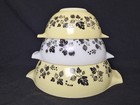 Set of 3 Gooseberry pattern yellow/white Pyrex cinderella mixing bowls