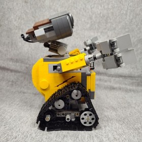LEGO Ideas WALL-E 21303 Yellow Robot Figure Build Pixar Disney Set Model Retired