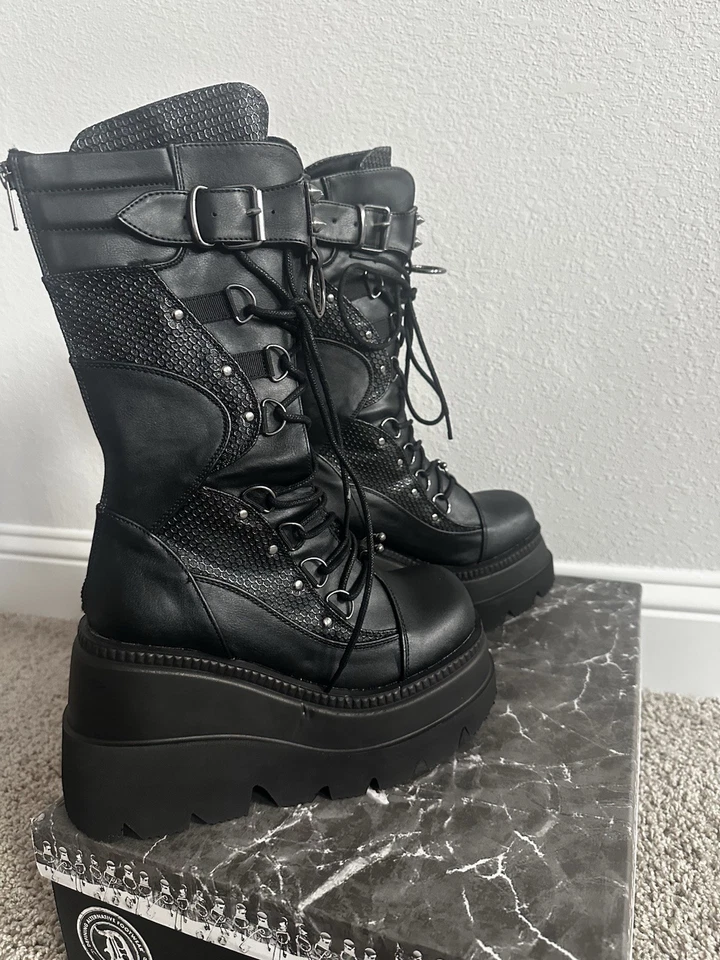 Demonia 女式 Shaker-70 靴子 8 码黑色厚底 Goth 从未穿过带盒 — 第 3/4 张图片