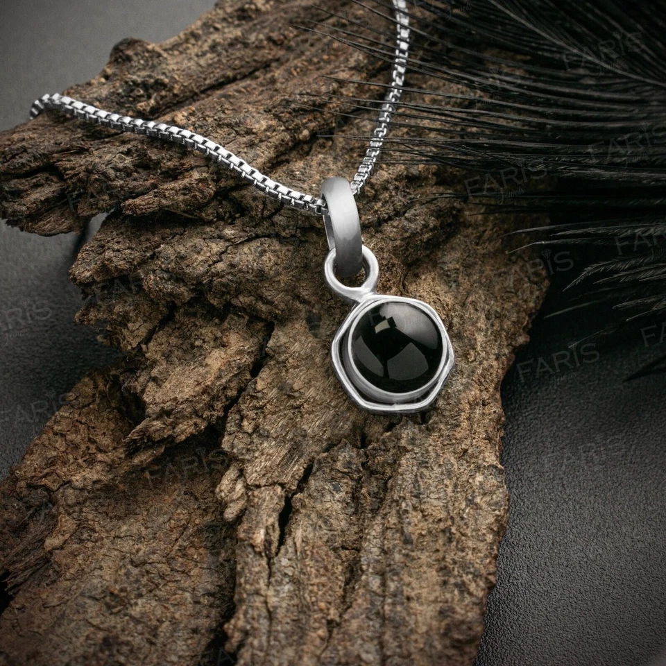Collar de joyería hecha a mano con colgante de piedras preciosas de ónix negro real de plata de ley 925 Foto 2 de 4