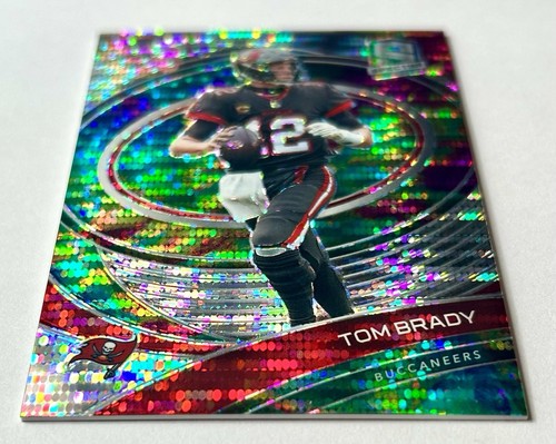 Spectra Tom Brady Celestial Prizm Refractor SSP 2021 #d/99 Bucs Pats NFL RARO - Imagen 3 de 15