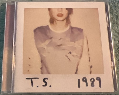 Taylor Swift 1989 CD 2014 with Slip & 13 Polaroid Photos #1-13 - VG++ - Picture 2 of 5