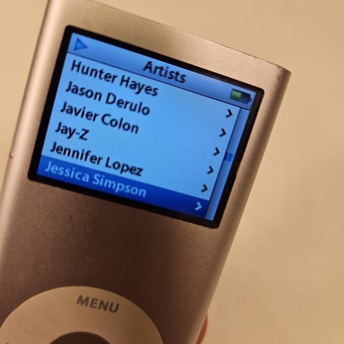Apple iPod nano 2. Gen Silber 2GB, Ladekabel, Ohrhörer & 256 Songs Bundle - Bild 11 von 16