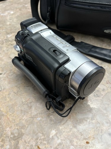 JVC GR-DVL520U Mini DV Digital Camcorder W/ Battery - Picture 5 of 13
