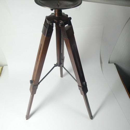 Tripod Pillar Candle Holder Wooden & Metal Stand Industrial Vintage - Picture 11 of 14