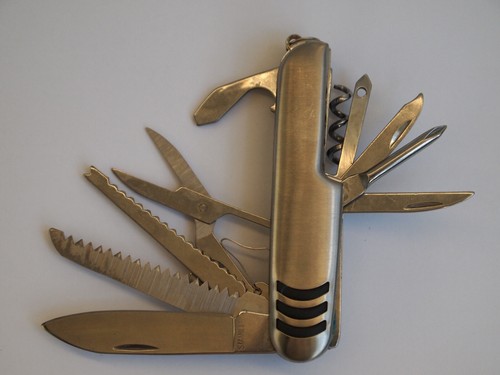 Outdoor Survival Taschenmesser,Multifunktions Taschenmesser 11 Funktionen,Messer - Picture 2 of 2
