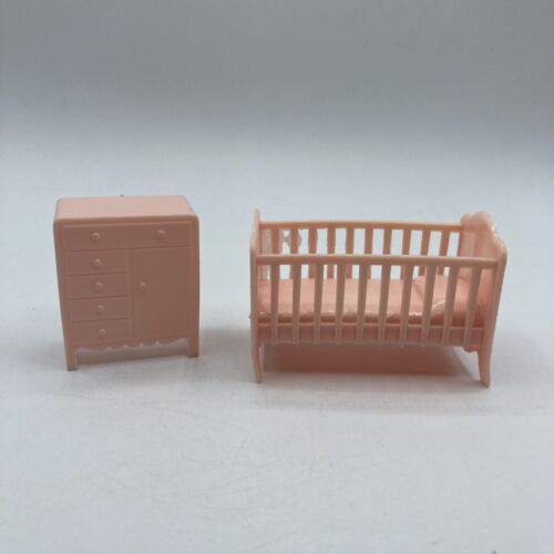 Vintage Marx Toys Puppenhaus Miniaturen rosa Mädchen Schlafzimmer Möbel Konvolut