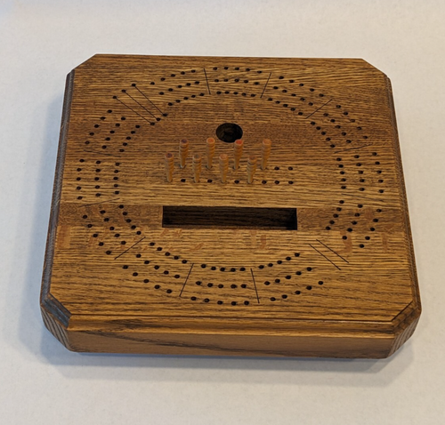 Handgefertigt von Lee rotierendes quadratisches Rundbahn Cribbage Board Lazy Susan 9,5 x 9,5 Zoll
