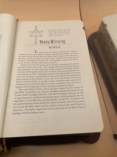 1951 Catholic Press Holy Trinity Edition Holy Bible w/ Ornate Cover - Imagen 11 de 11