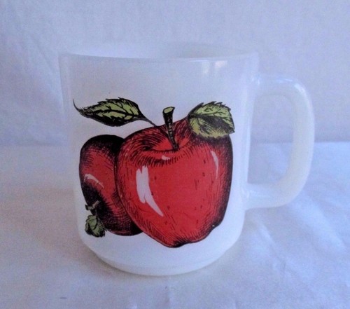Vintage Glasbake Milk Glass Mug Apples Heat Resistant 3.5" Tall x 3 Across Open - Picture 1 of 7