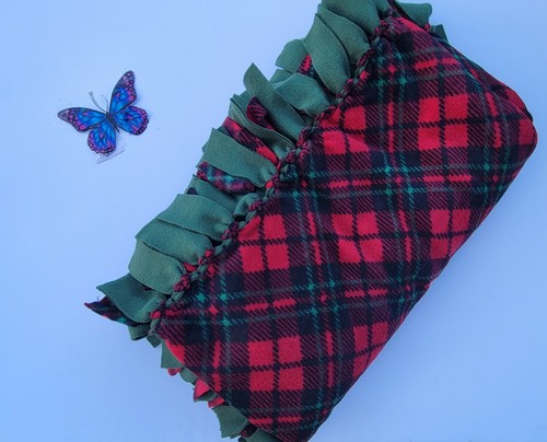 Extra Large Adult plaid diagonally printed Fleece, No Sew, No Tie Blanket, Rever - Picture 5 of 10
