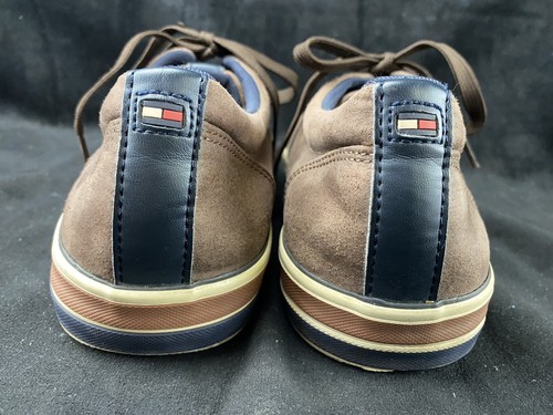 De colección Tommy Hilfiger - Zapatillas deportivas informales de cuero sintético marrón de caña baja para hombre talla 10 - Imagen 4 de 7