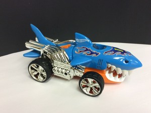 hot wheels extreme action light and sound sharkruiser