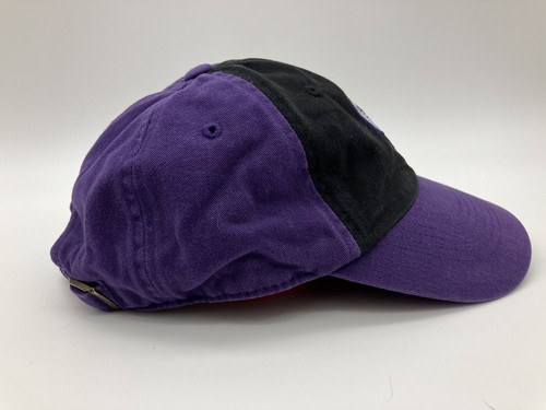 Gorra de pelota para mujer Colorado Rockies MLB con logotipo de lentejuelas púrpura, negra ajustable - Imagen 4 de 6