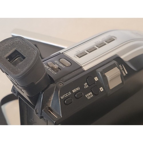 Panasonic PV-L354D Camcorder VHS-C 700x Digital Zoom UNTESTED - NO BATTERY - Picture 5 of 9