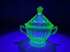 Vintage Colonial Fluted  Green Uranium Glass Sugar Bowl And Lid Rare Art Deco