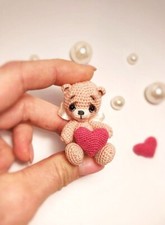 Miniature Crochet Teddy Bear. Dollhouse miniature. Amigurumi.