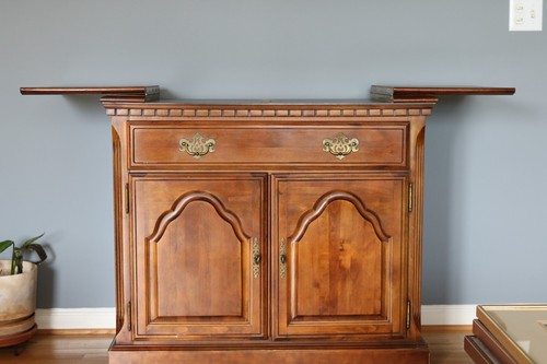 Furniture Server w/storage. Mahogany wood Top opens to three (3) sectional surf - Picture 5 of 5