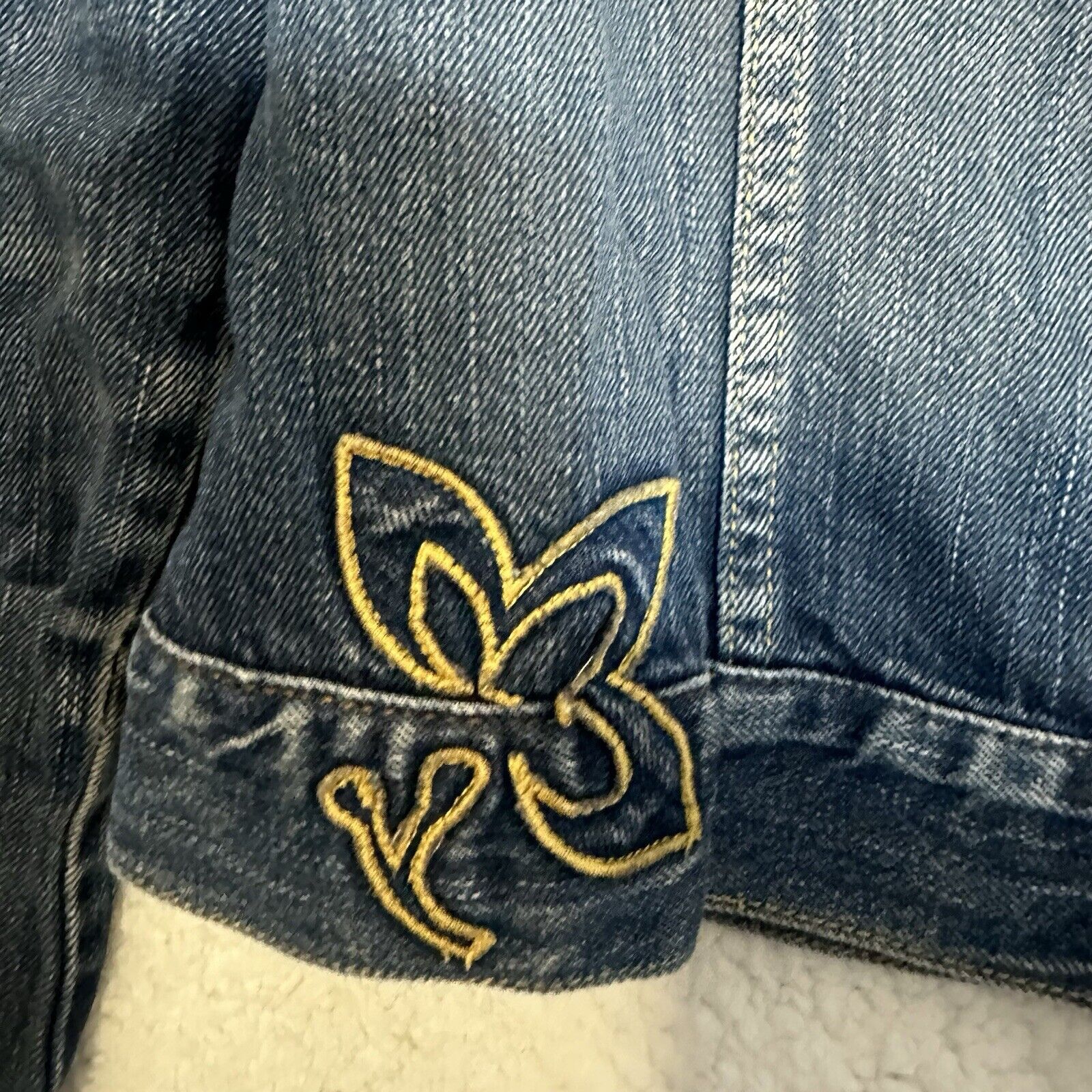 Picture 2 of 9