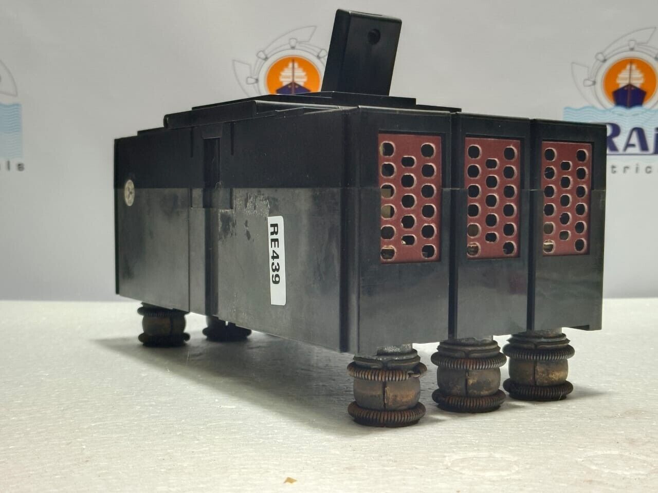 Foto 8 di 9