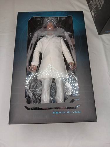 Hot Toys MMS 144 Tron Legacy Kevin Flynn Modellino da collezione scala 1/6 - Foto 6 di 12