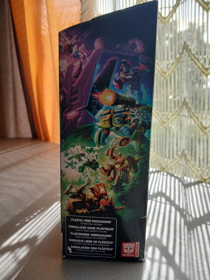 Figura de acción Transformers Legacy Evolution Dirge Conehead sellada Foto 3 de 4