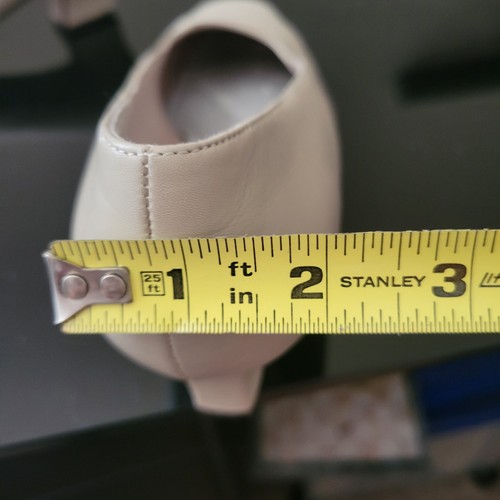 Scarpe Naturalizer taglia 11 decolte medie a punta buone condizioni - Foto 7 di 9