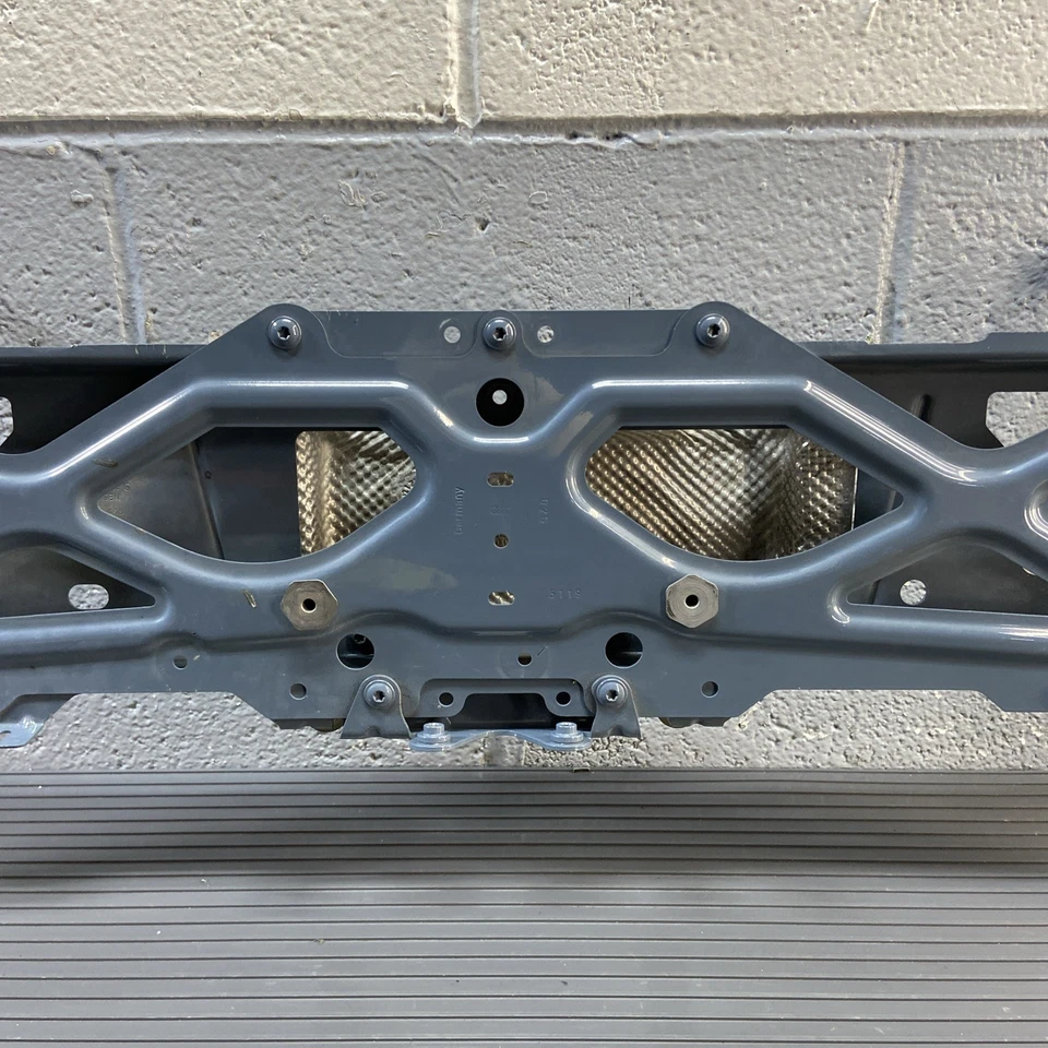 2017-2023 奥迪 R8 4S 后备箱锁闩盖面板升降门原始设备制造商正品零件 — 第 4/4 张图片