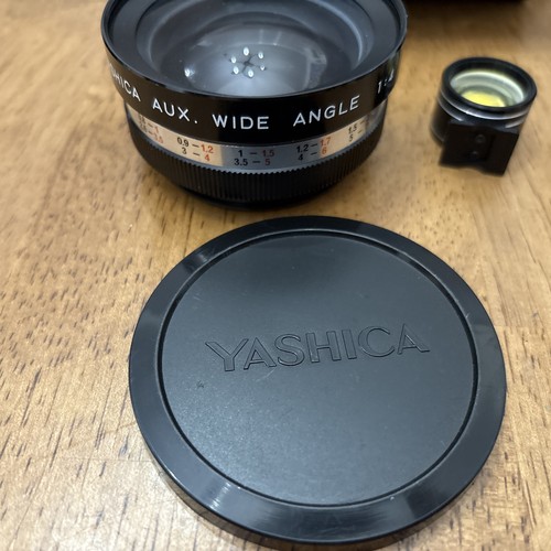 Yashica Yashikor Aux Telephoto and Wide Angle 1:4 Lens Set w Case & Finder - Picture 2 of 12