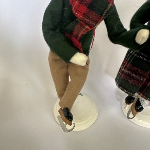 Pair girl and boy Byers Choice Caroler Skaters w/ Ice Skates limited ed of 100 - Picture 4 of 13