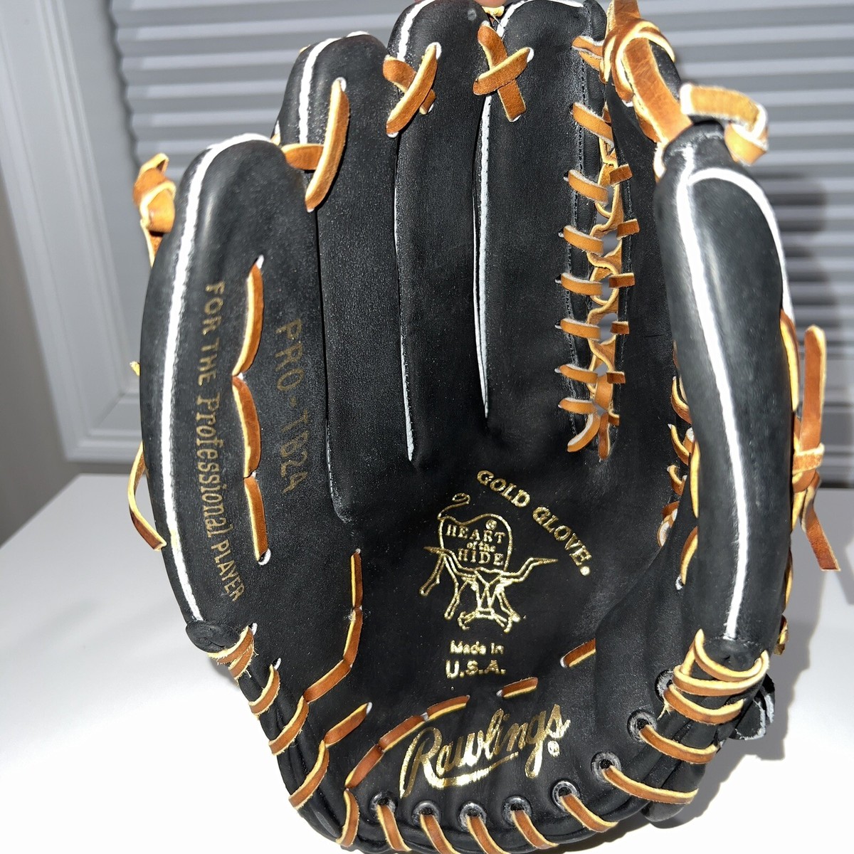 UDA Ken Griffey Jr. Signed Rawlings Game Model Baseball