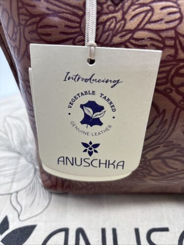 Anuschka OFFERTA #693-TBF-WIN "Tooled Butterfly" Borsa Media 9,5"x 8"x4,5" Nuova con etichette - Foto 5 di 10