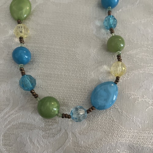 Collana con pietre multicolore - Foto 2 di 6